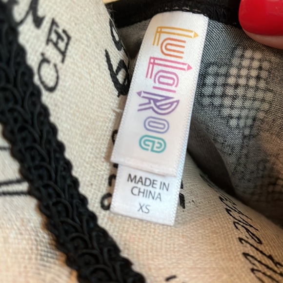 LuLaRoe Perfect T - XS - Picture 7 of 8